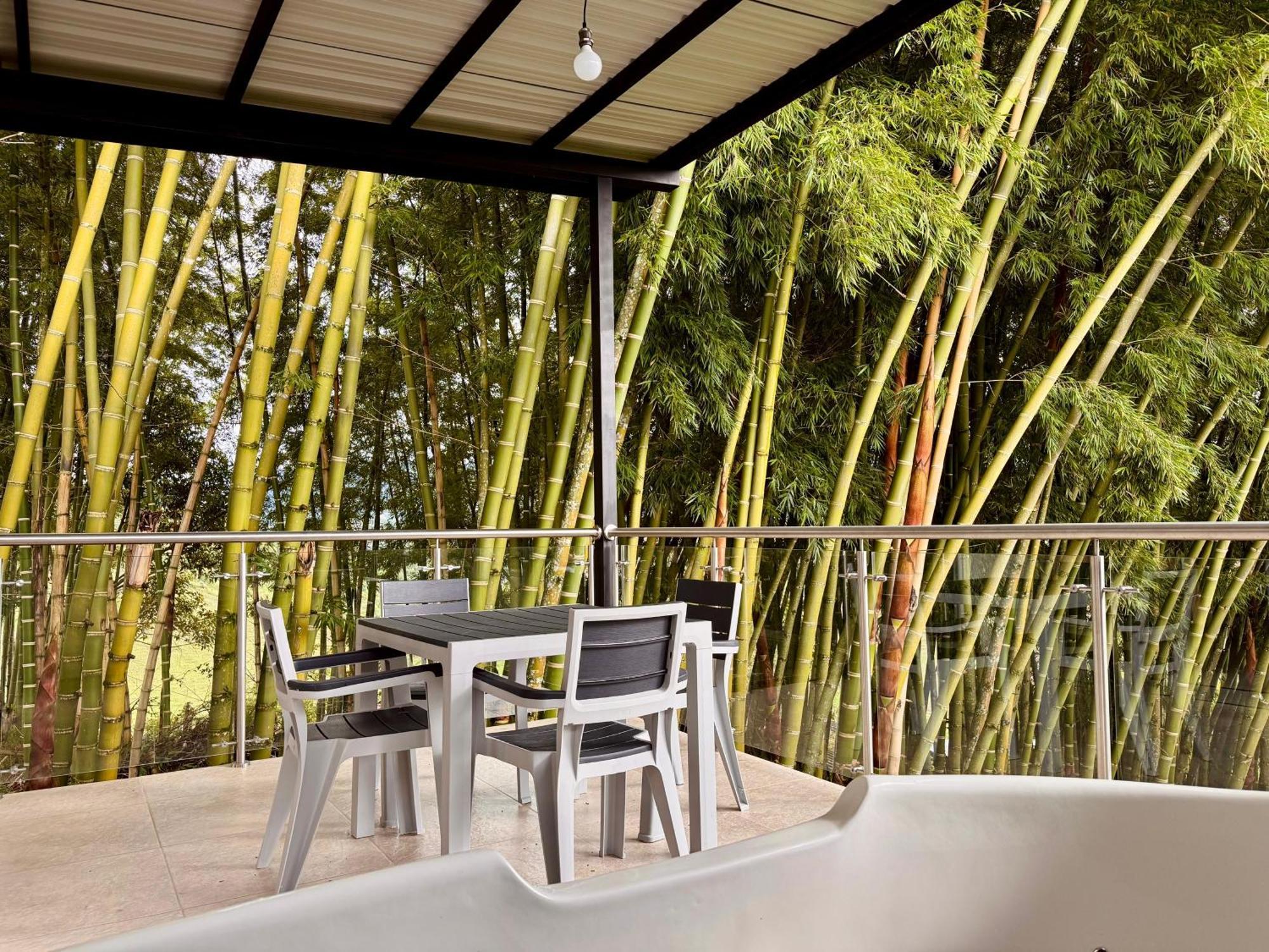 Hotel Campestre Alto Lindo En Guatapé 외부 사진
