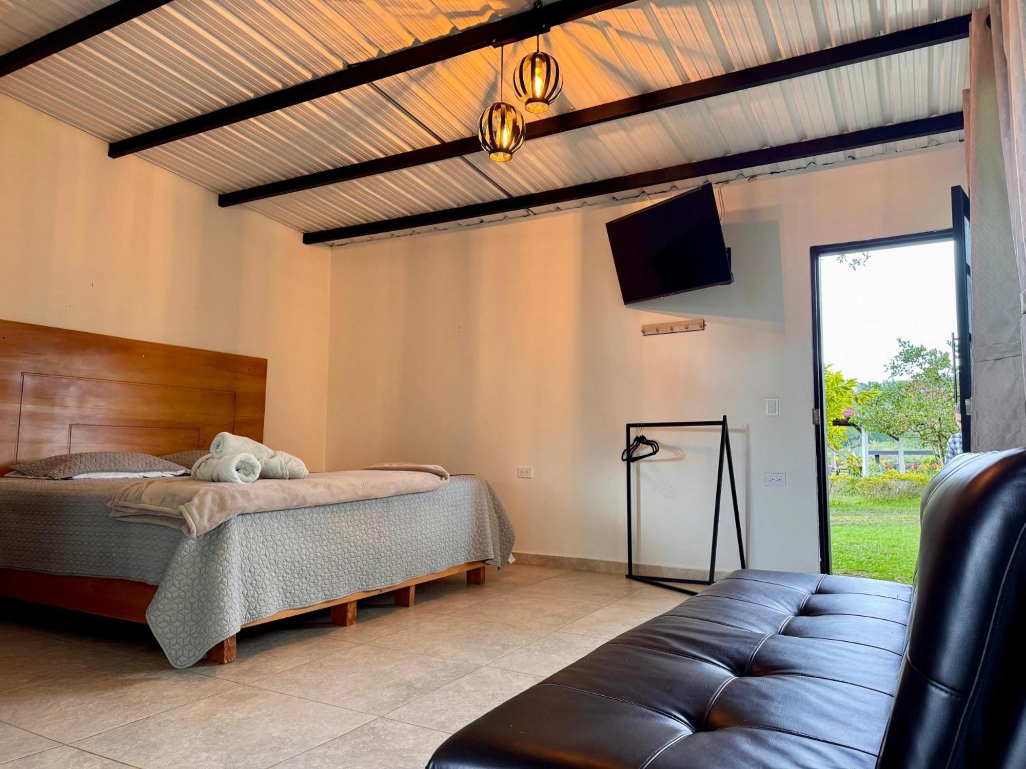 Hotel Campestre Alto Lindo En Guatapé 외부 사진