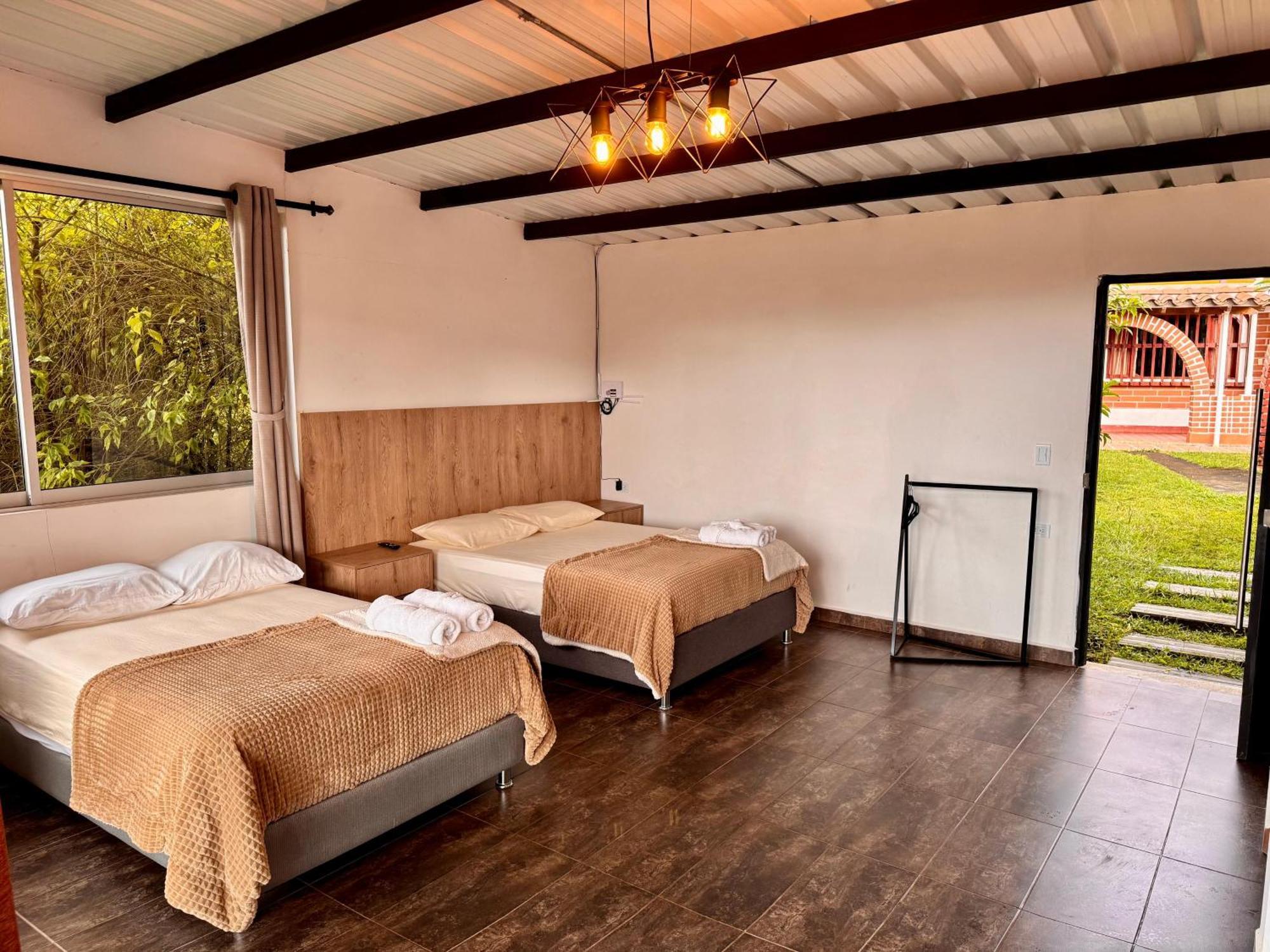 Hotel Campestre Alto Lindo En Guatapé 외부 사진