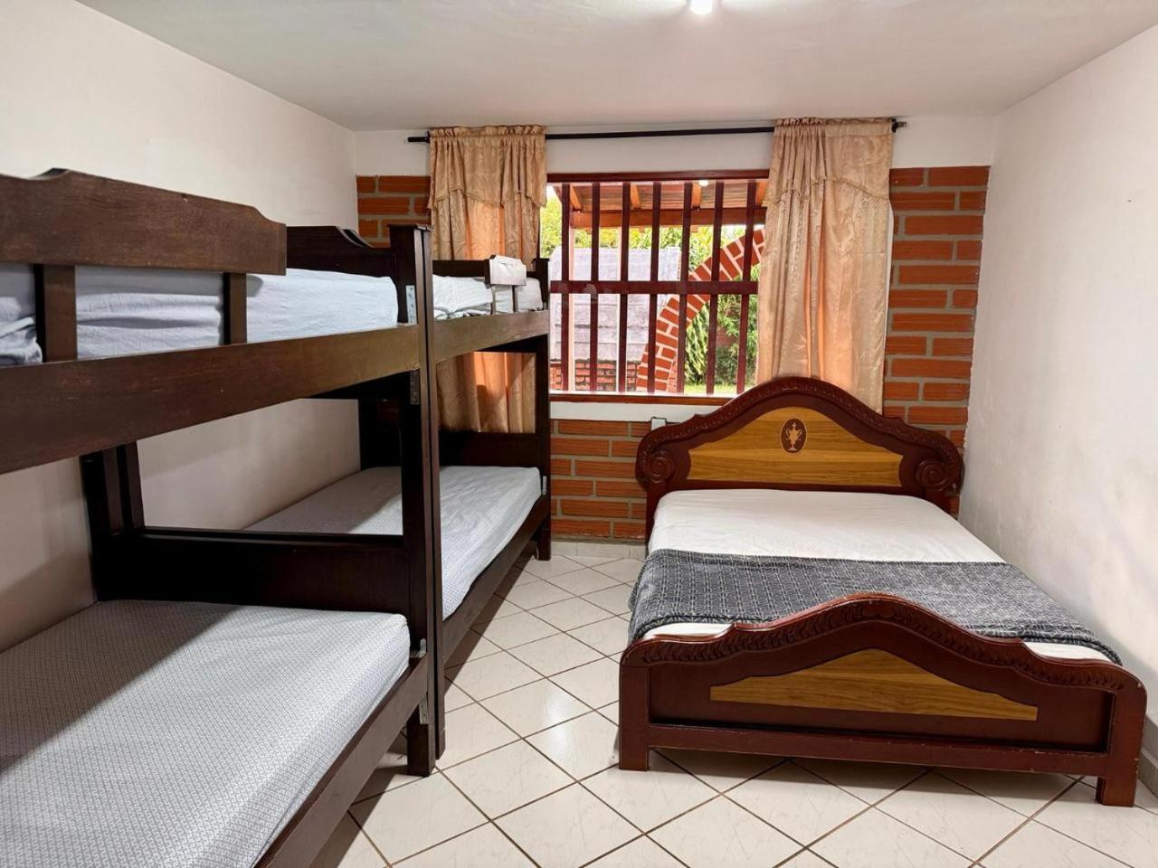 Hotel Campestre Alto Lindo En Guatapé 외부 사진
