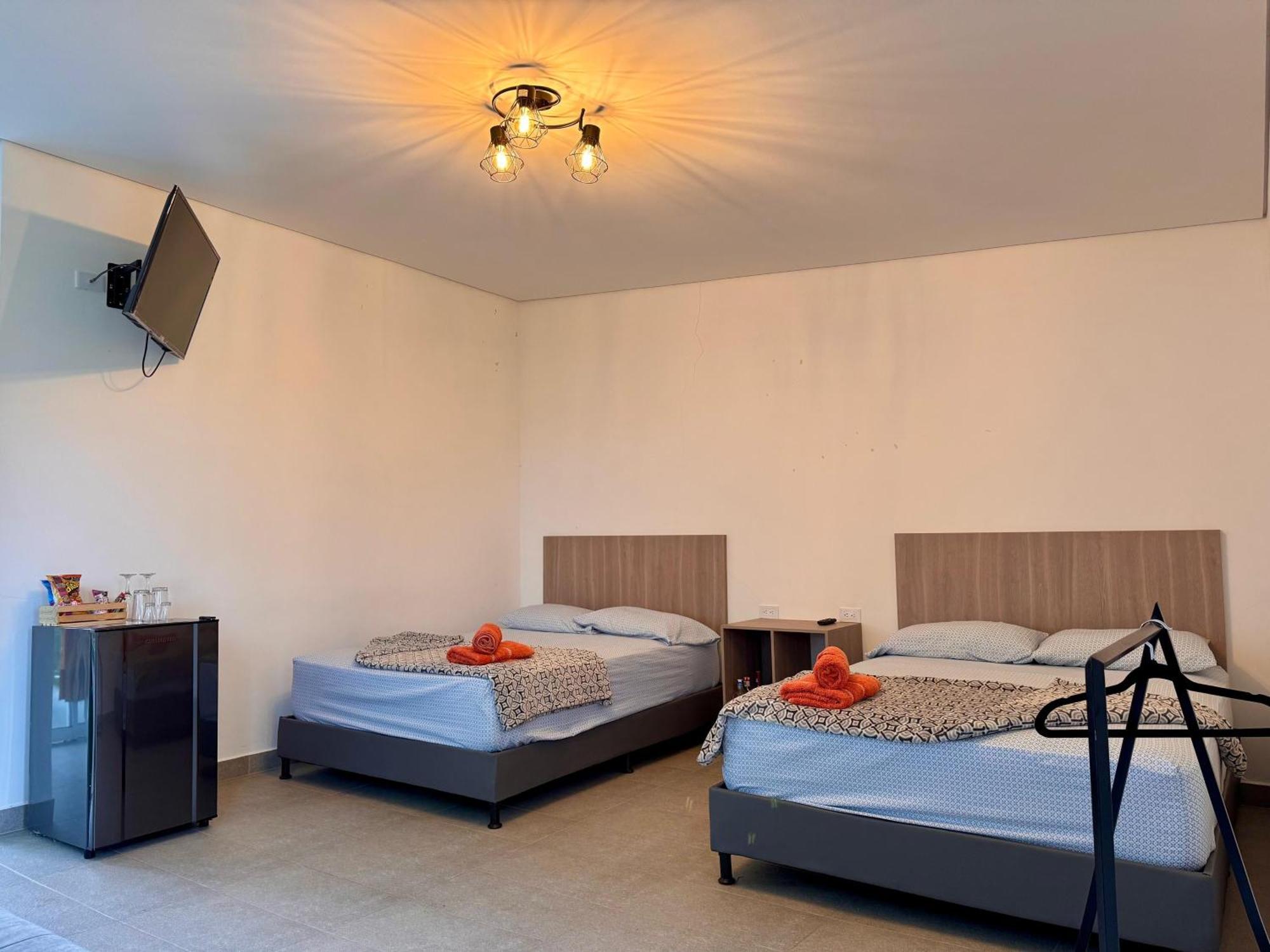 Hotel Campestre Alto Lindo En Guatapé 외부 사진