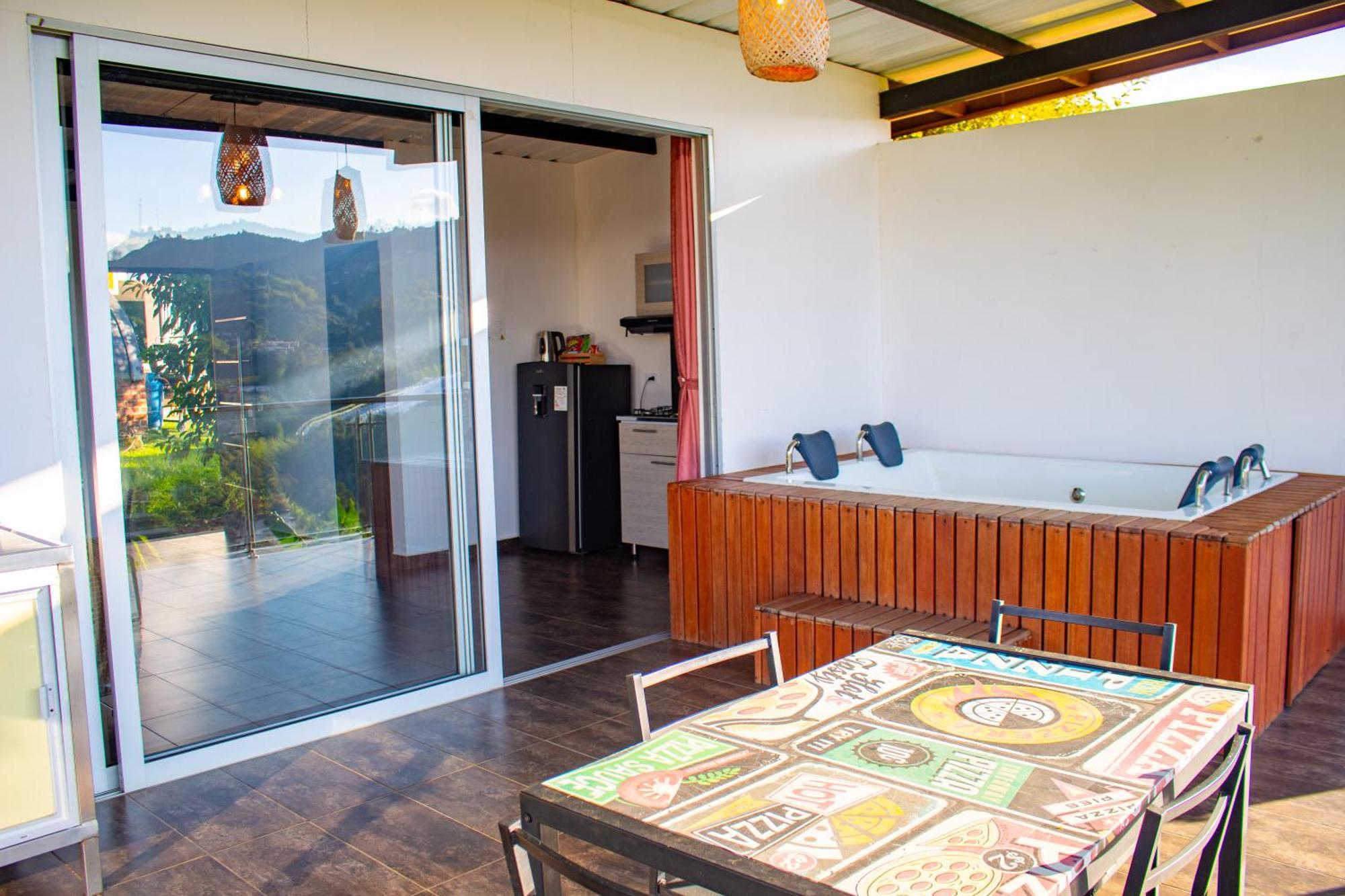 Hotel Campestre Alto Lindo En Guatapé 외부 사진