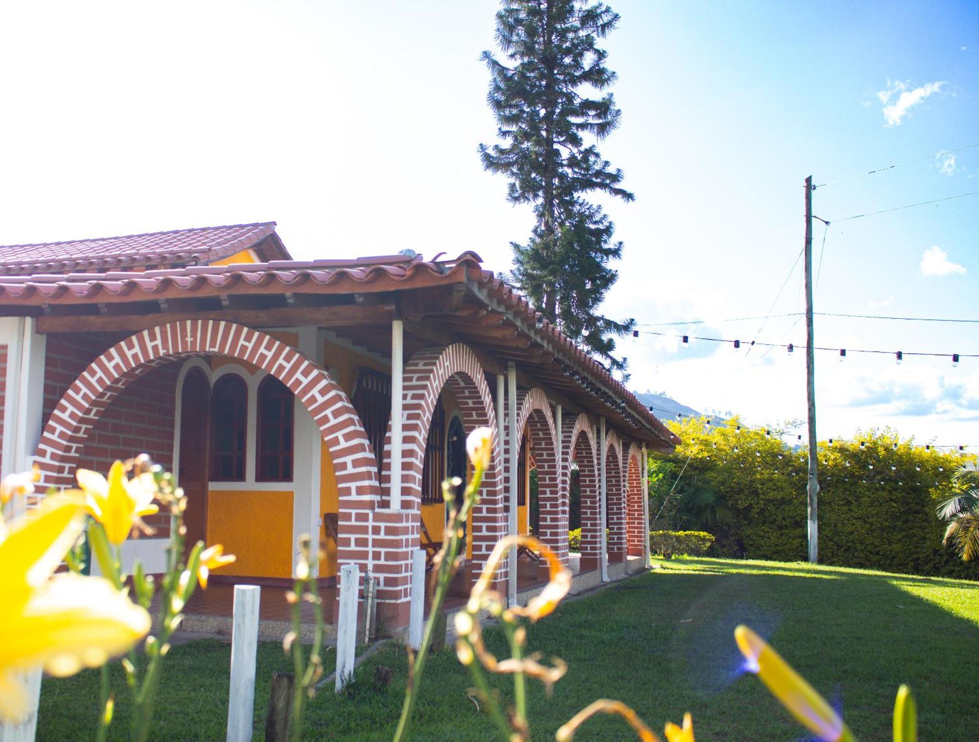 Hotel Campestre Alto Lindo En Guatapé 외부 사진